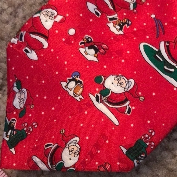 Christmas Tie - Picture 2 of 5